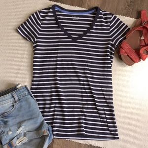 Lands’ End V-Neck Tee